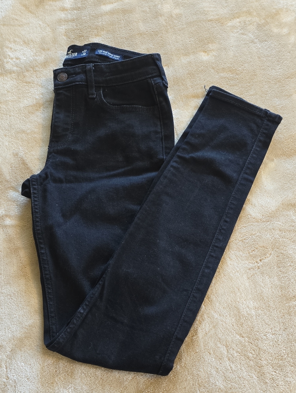 Hollister Black Low-Rise Skinny Jeans - Women